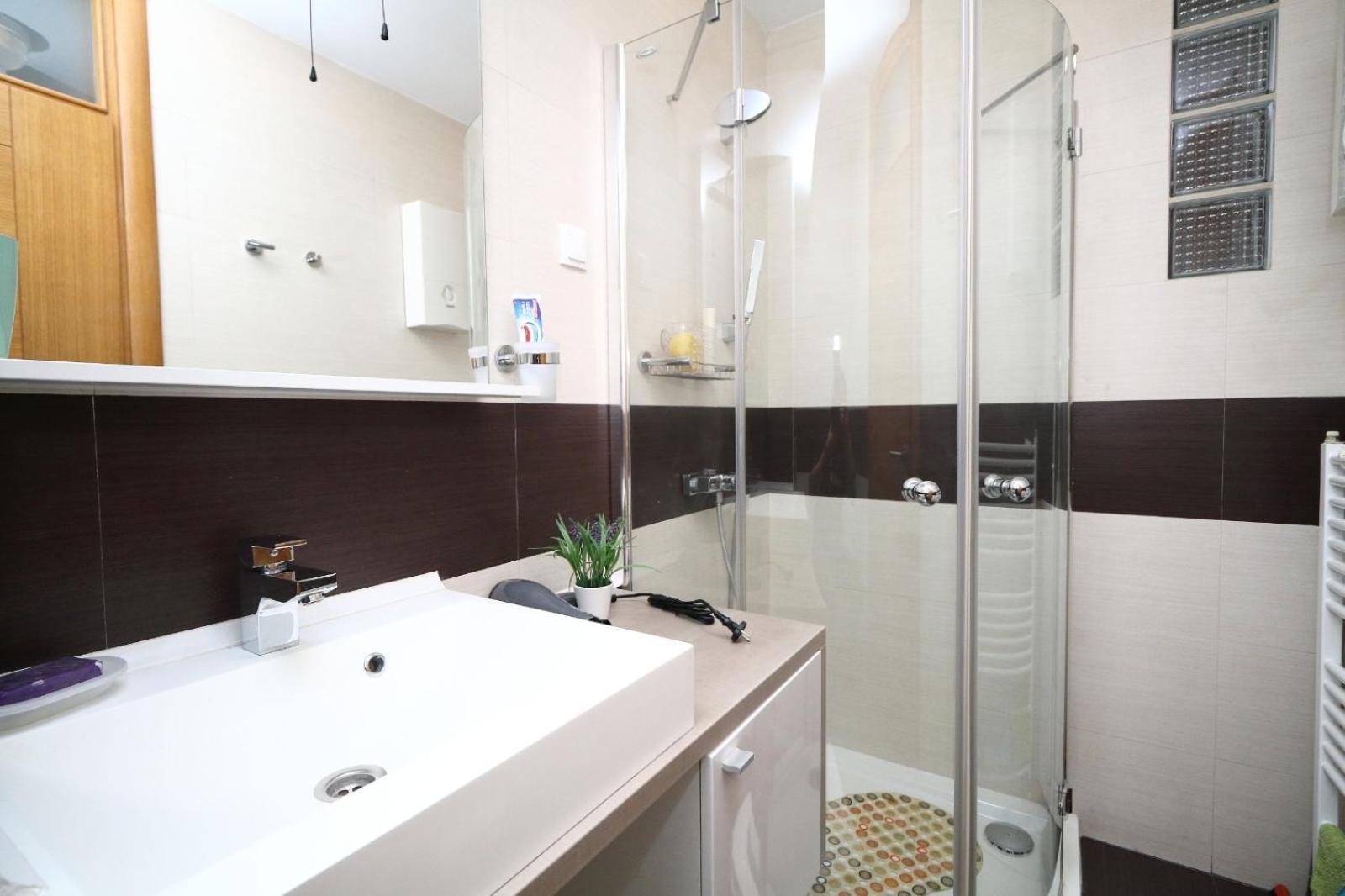 Franca A2-Parking Garage Apartment Sarajevo Luaran gambar