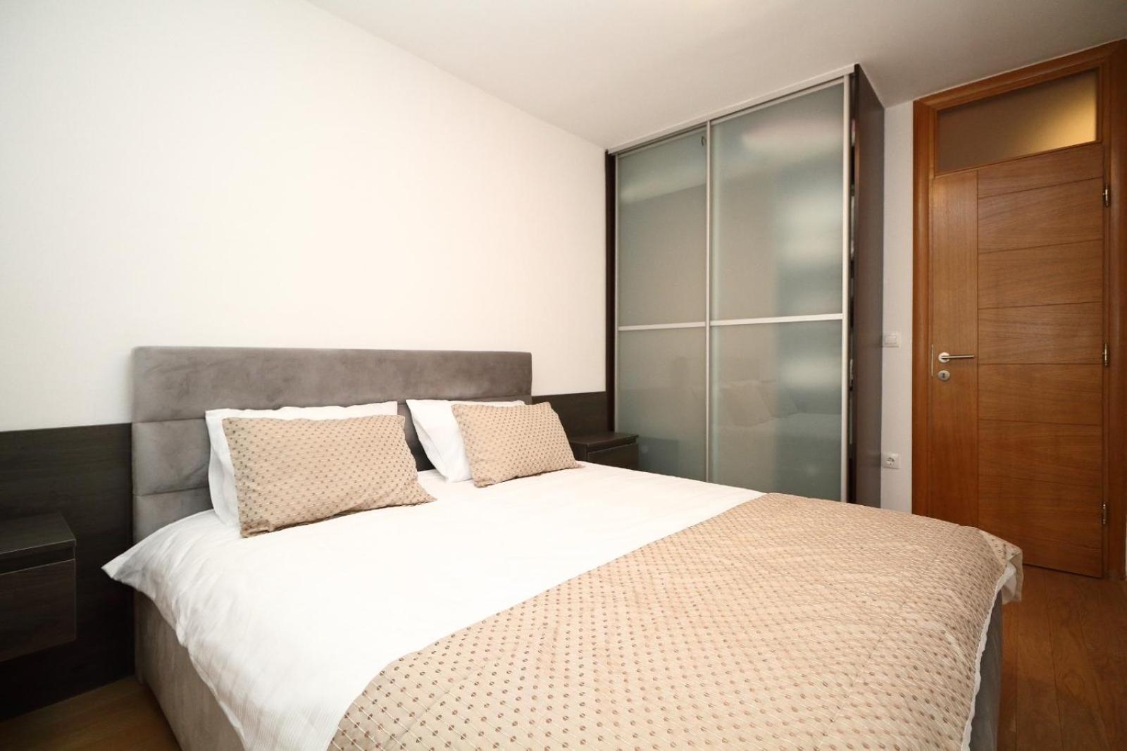 Franca A2-Parking Garage Apartment Sarajevo Luaran gambar